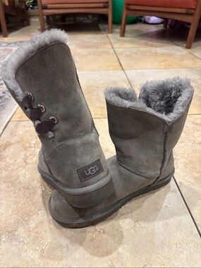 UGG Gray Suede Shearling Mid-Calf Boots with Button Accents size 9